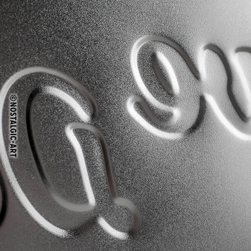 Love Dog - Hangandi Skilti