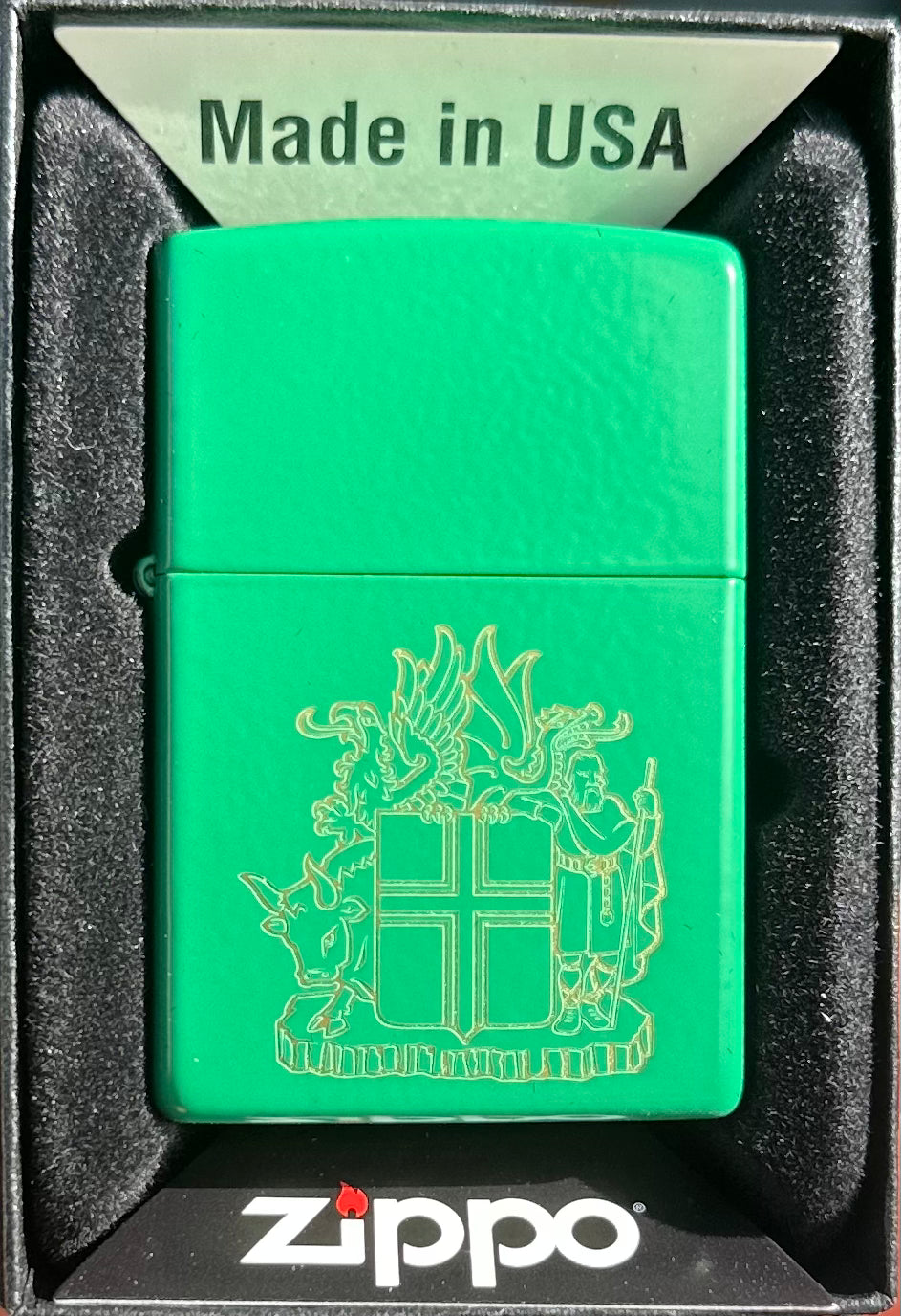 Zippo Skjaldamerki Grass Green Matte - Kveikjari